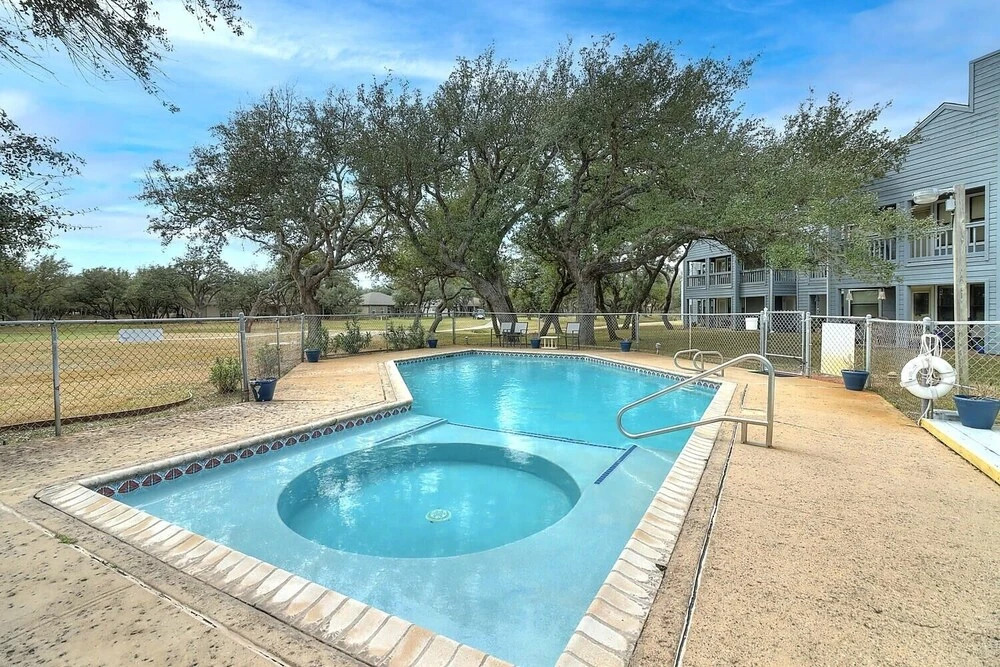 The 16th Hole 2 Bedroom Condo by Redawning