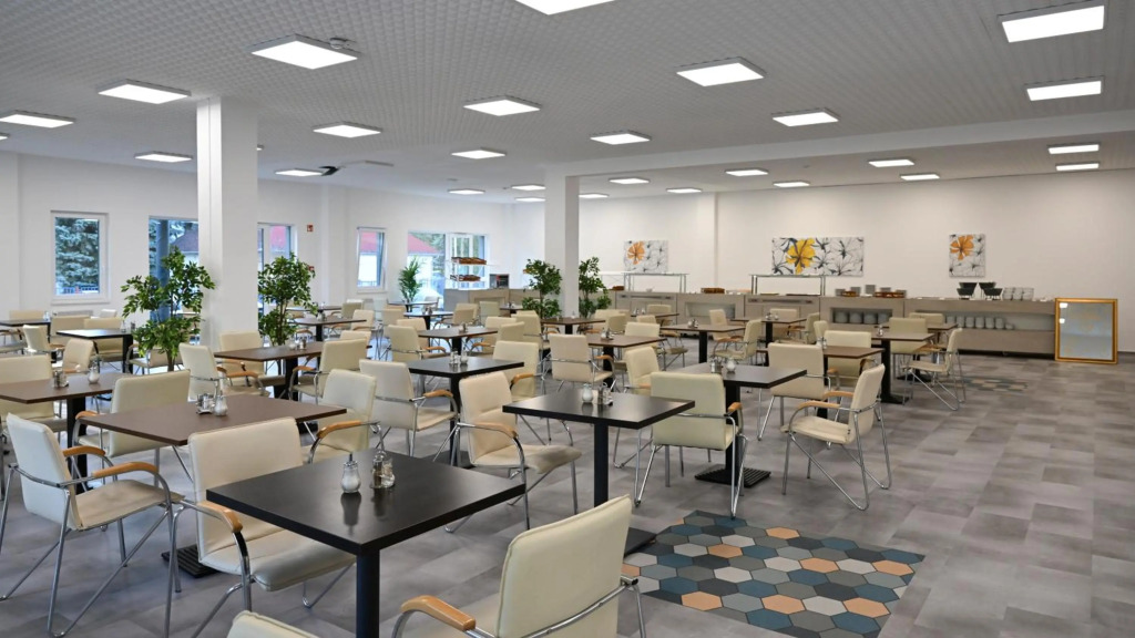 Lelle Hotel