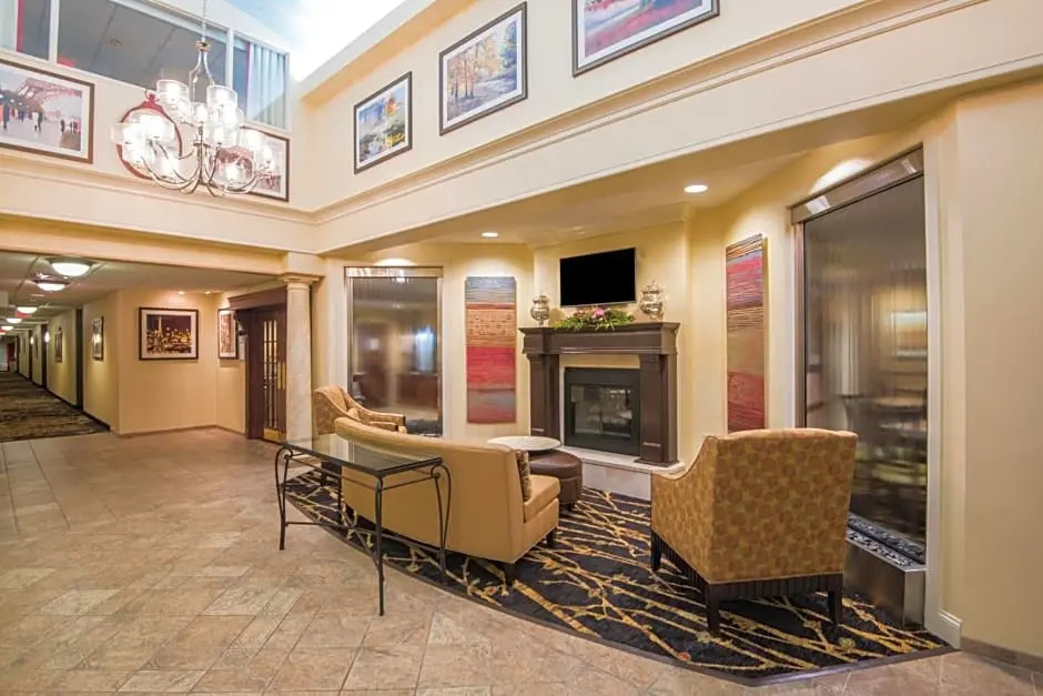 Holiday Inn Express Hotel & Suites Sharon-Hermitage