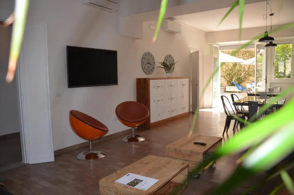 Dimora 16 Rooms & Garden