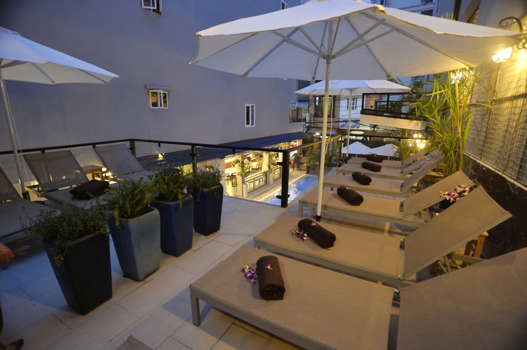 Urban Lodge Hotel Hostel
