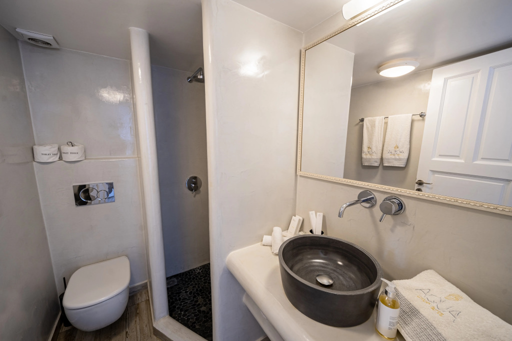Aqua Luxury Suites