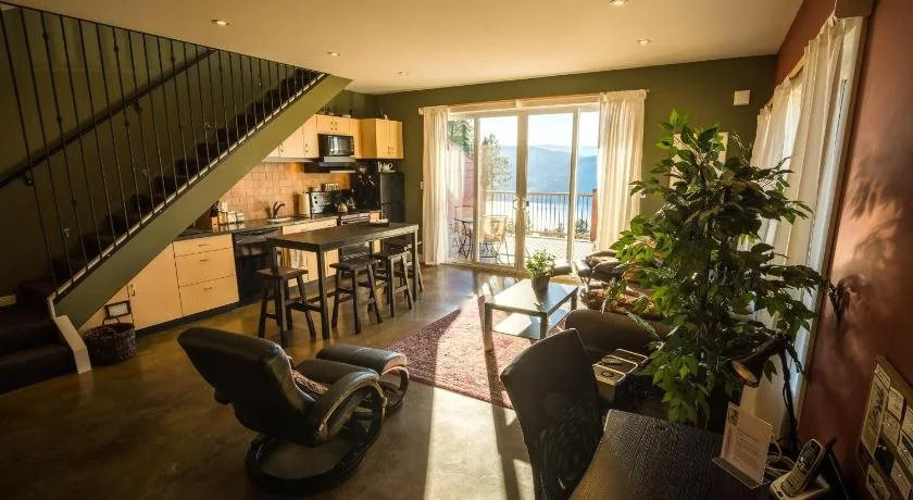 Crooked Tree Guest Suites