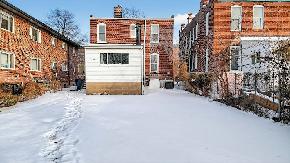 Spacious 3BR House in St. Louis