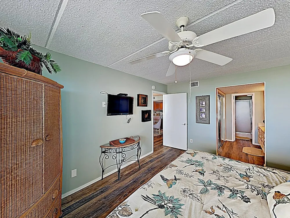 New Listing! Contemporary Gulf-view W/ Pools 2 Bedroom Condo
