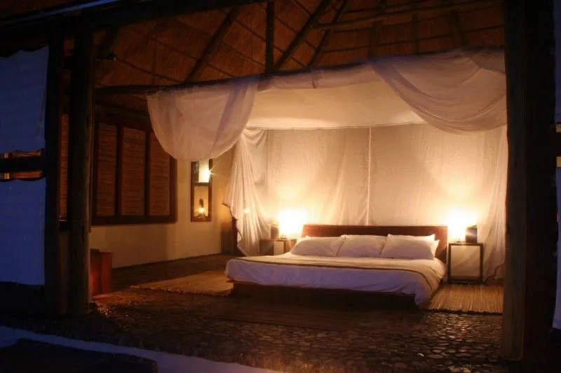 Lake Shore Lodge