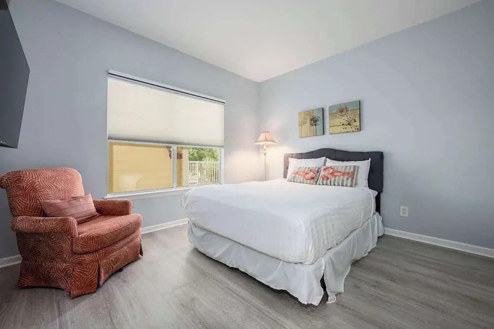 Sunshine & Whiskey Condo for 6 With Resort Amenities Near Grand Boulevard