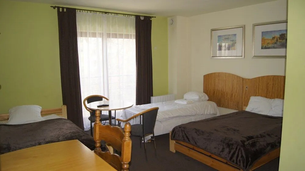 PlusHotel