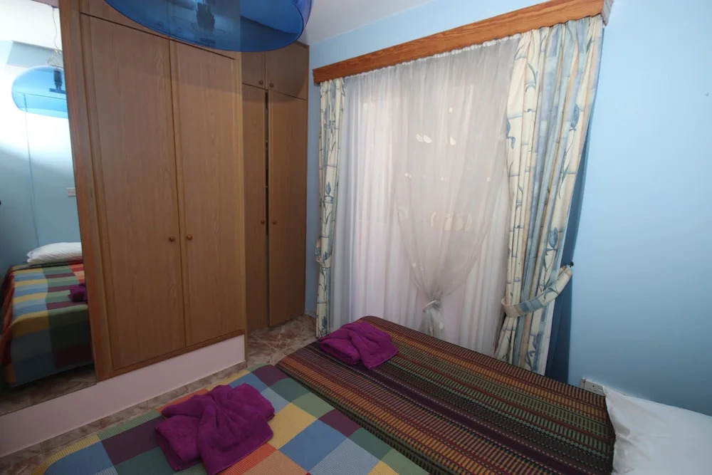 2 Bedroom House near Tombs of the Kings