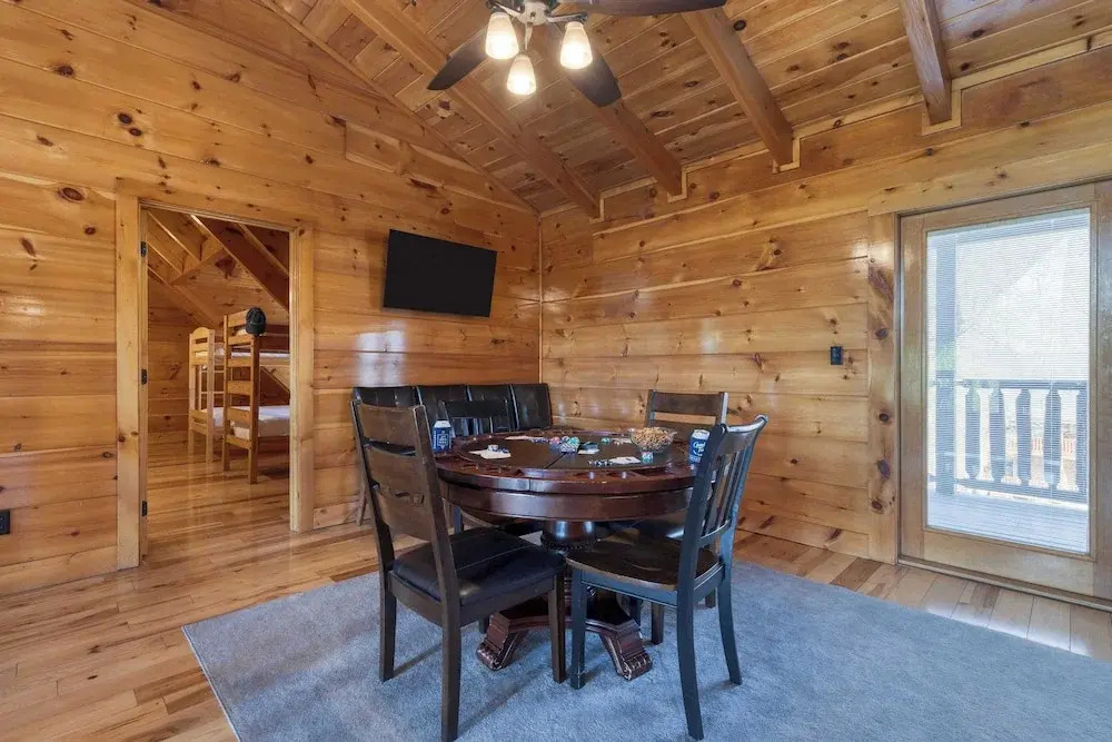 Alpine Mountain Lodge by Avantstay Sleeps 19 Luxury Cabin Game Room, Hot Tub Dollywood