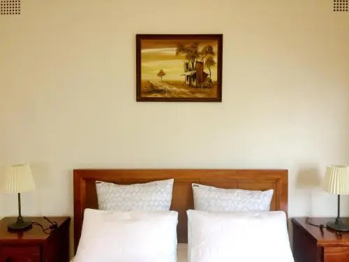 Convenient, Bright and Affordable 2 Bedroom Unit