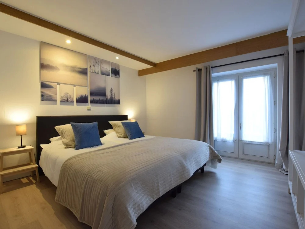 Spacious Holiday Home in Vielsalm near Baraque de Fraiture