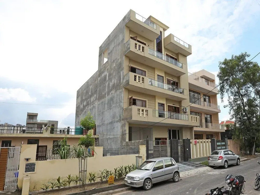 OYO Flagship 136 Sector 45 Noida