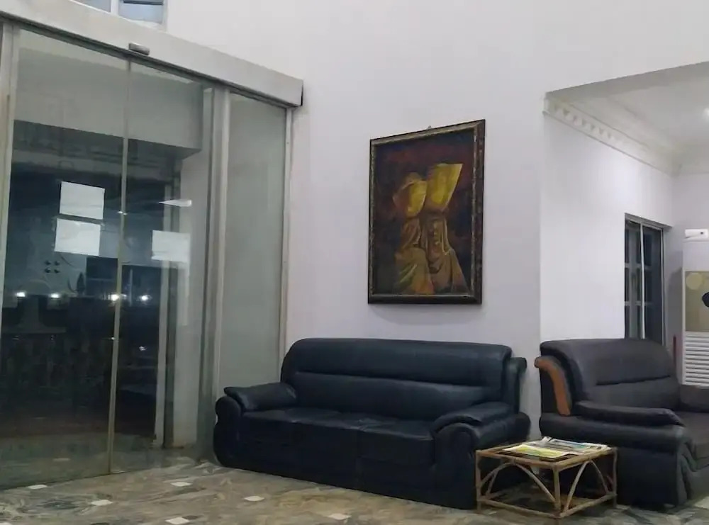Dealings Hotel and Suites