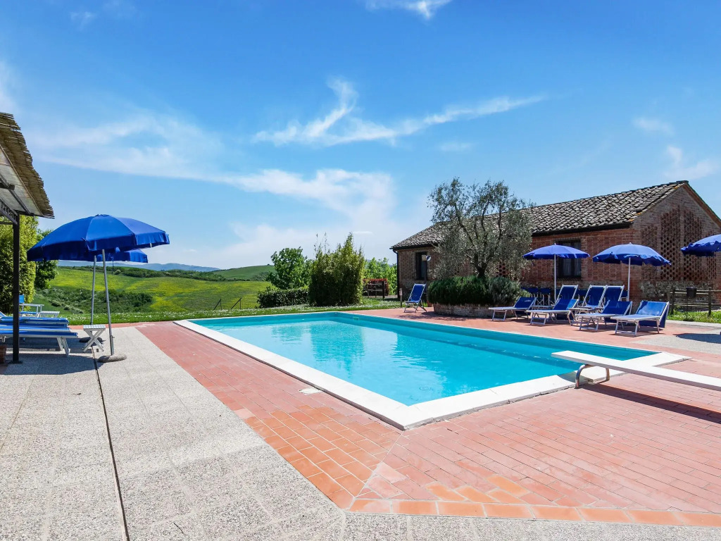 Typical Tuscan farmhouse with swimming pool and A/C
