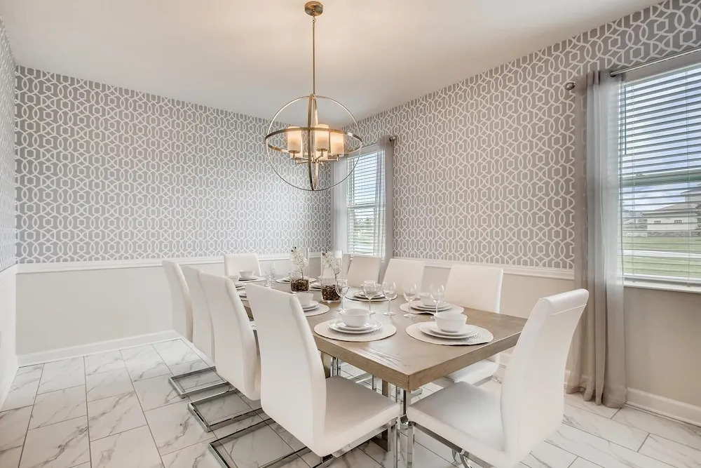 8908 CC - 5BR Luxury Home: Private Pool