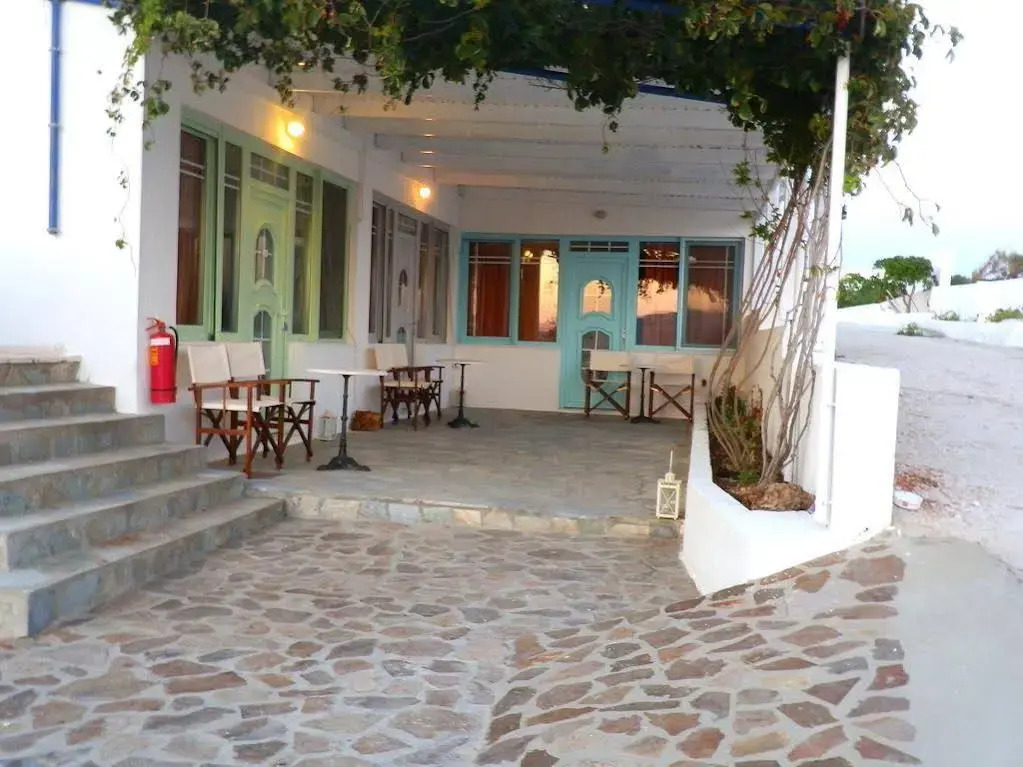 Parasporos Village