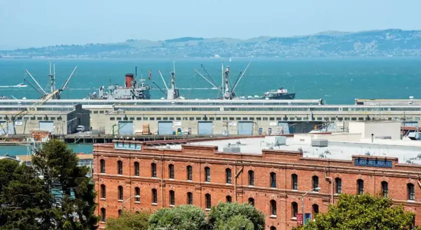 Fishermans Wharf 6 Bedroom Flat