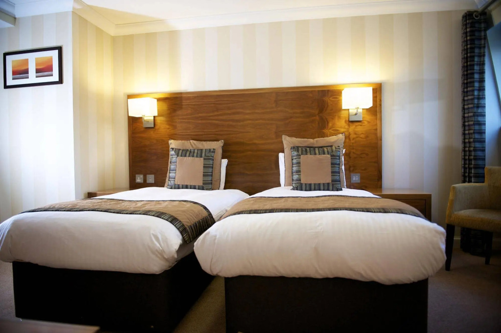 Nevis Bank Inn