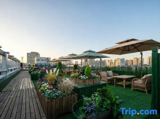Shengtiandi Residence Hotel (Tongling Jinshan Plaza No. 12 Middle School)