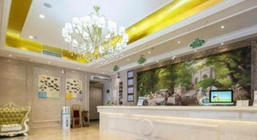 Vienna Hotel (Chongqing Yangjiaping Pedestrian Street Light Rail Station)