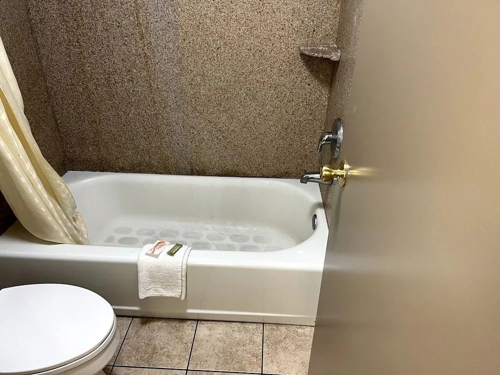 Budget Plaza Motel