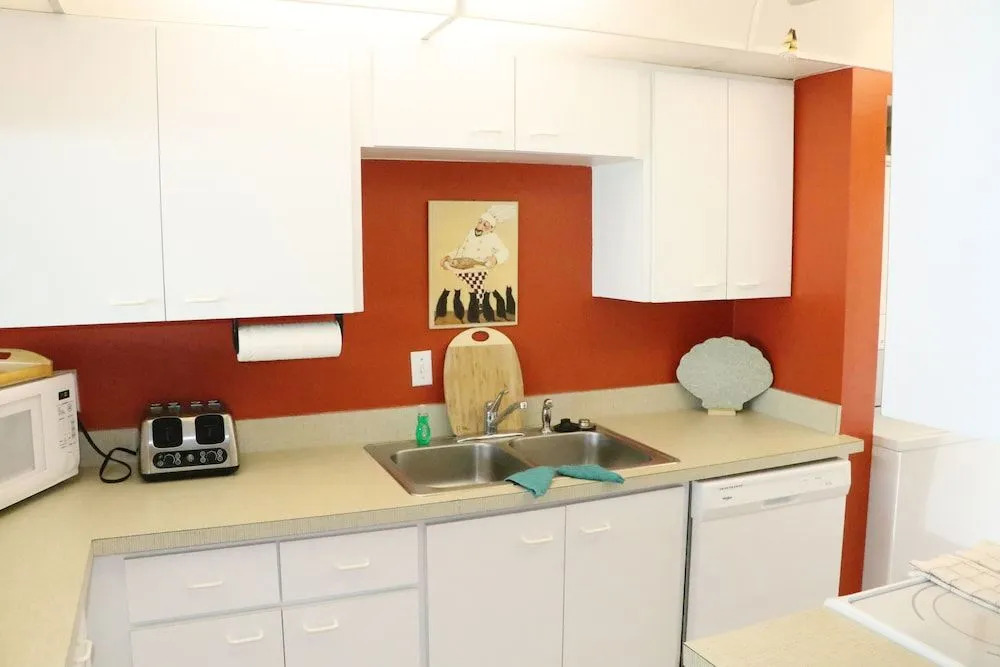 Jamaica Royale T63 - 2 Br Condo