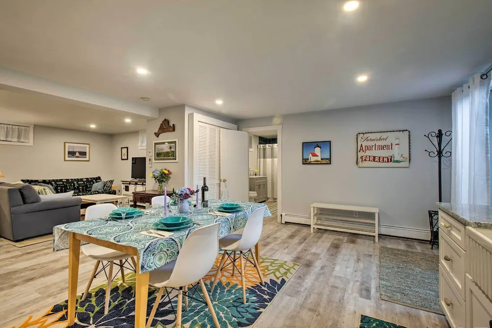 Martha's Vineyard Apt ~ 1 Mile to Inkwell Beach!