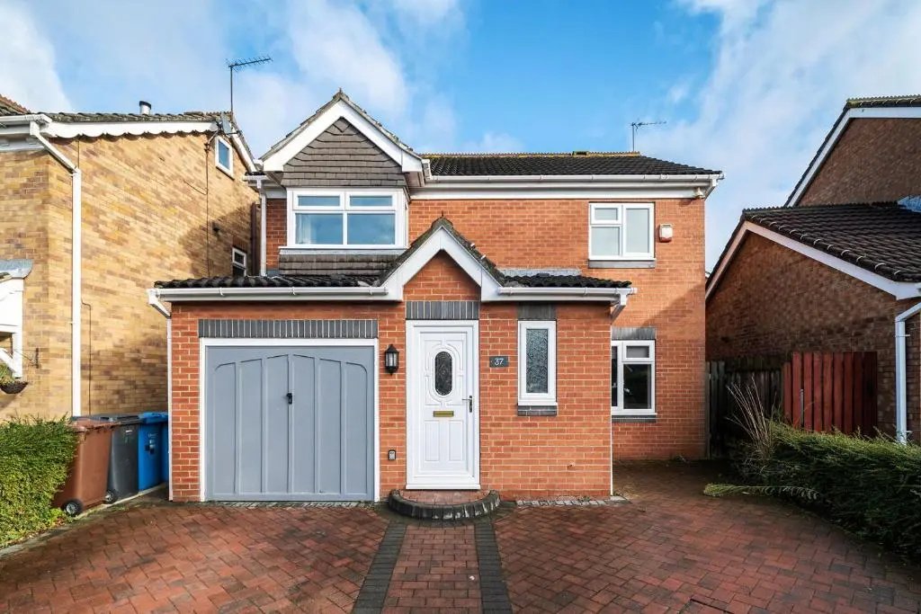Large Contractor and Family House & Free Parking & Big Garden