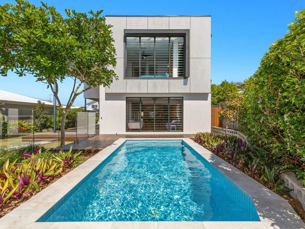 Stunning Beach House On Collins