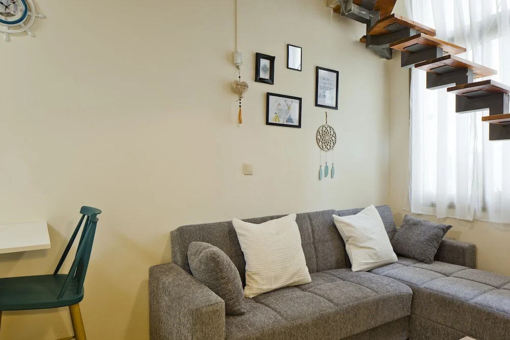 Stylish flat at Rothschild boulevard