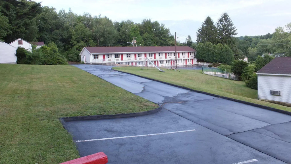 Economy Lodge 682 Main St Sturbridge