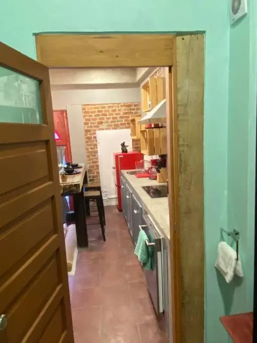 Estudio, en casa de 1910, a una cuadra del Angel