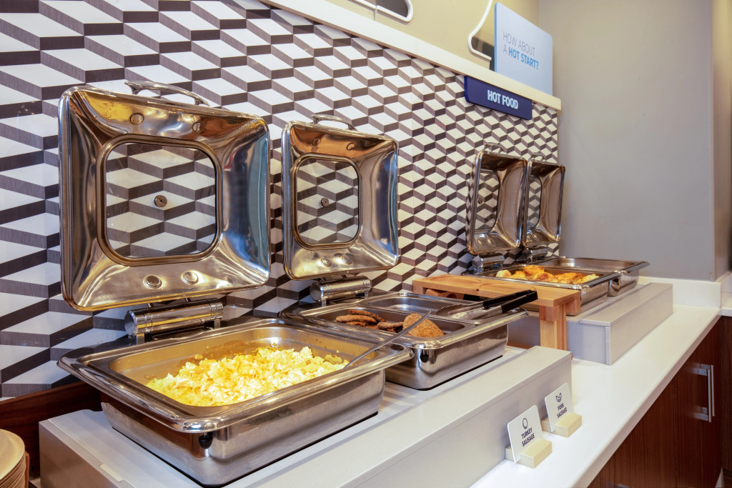Holiday Inn Express & Suites - Beloit by IHG