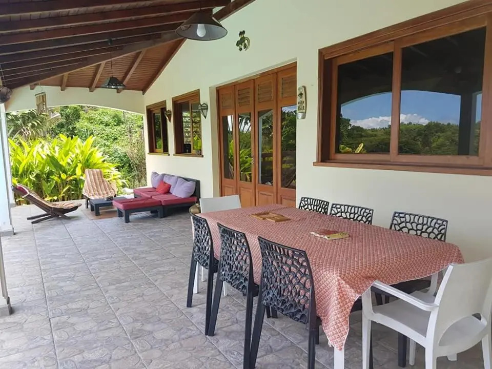 Villa Mascotte proche Bas du Fort avec piscine