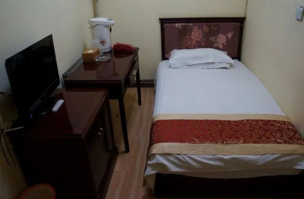 Golmud Fenghe Inn