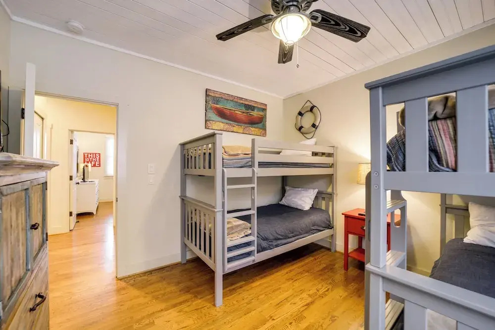 Hike & Boat: Cozy Bear Lake Cottage!