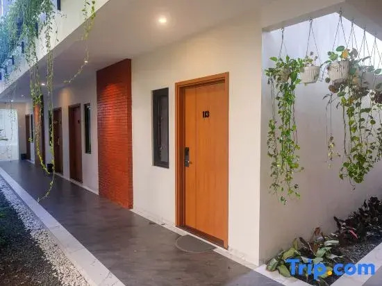 Urbanview Hotel Nardis Living near UMY