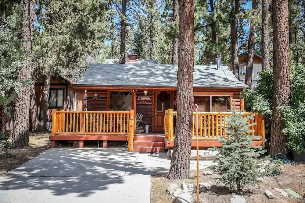 Little Bear Hug - 1 Br home by RedAwning