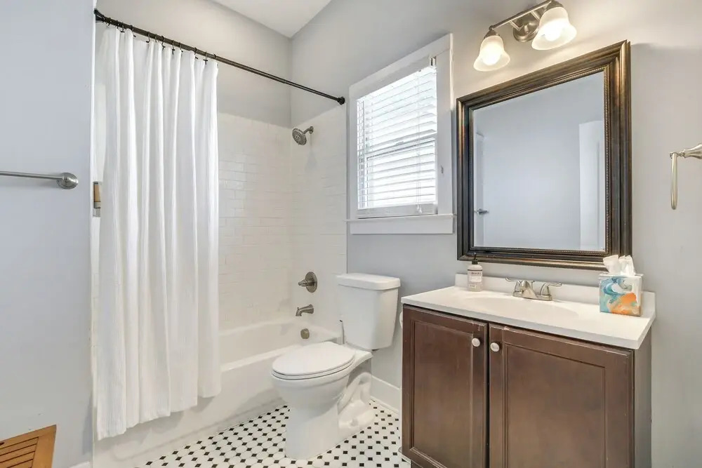1 Mi to Dtwn: Home w/ Backyard in Raleigh!