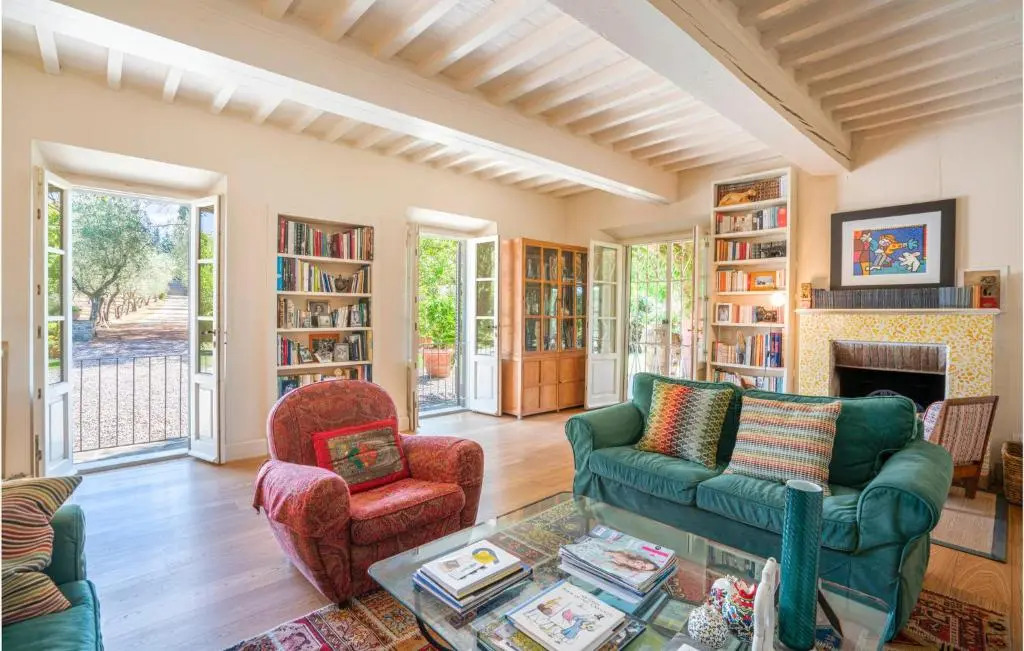 Stunning Home in Impruneta With 3 Bedrooms and Wifi
