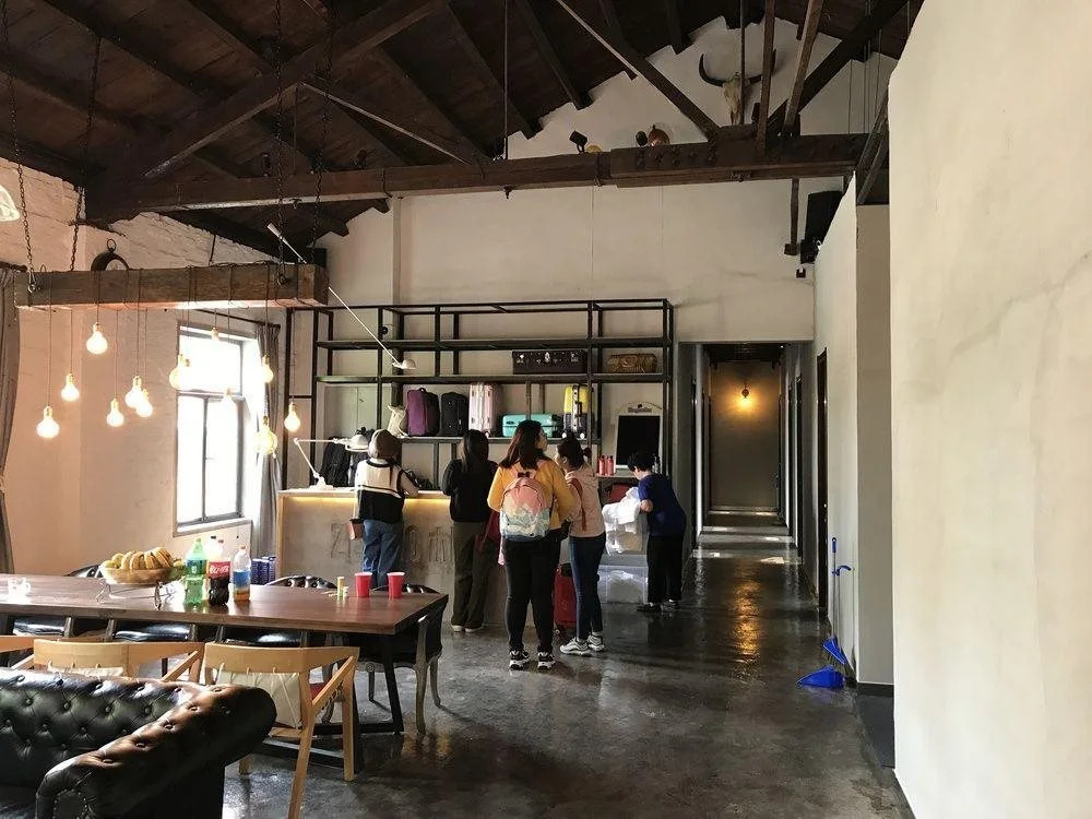 Zeako Youth Hostel
