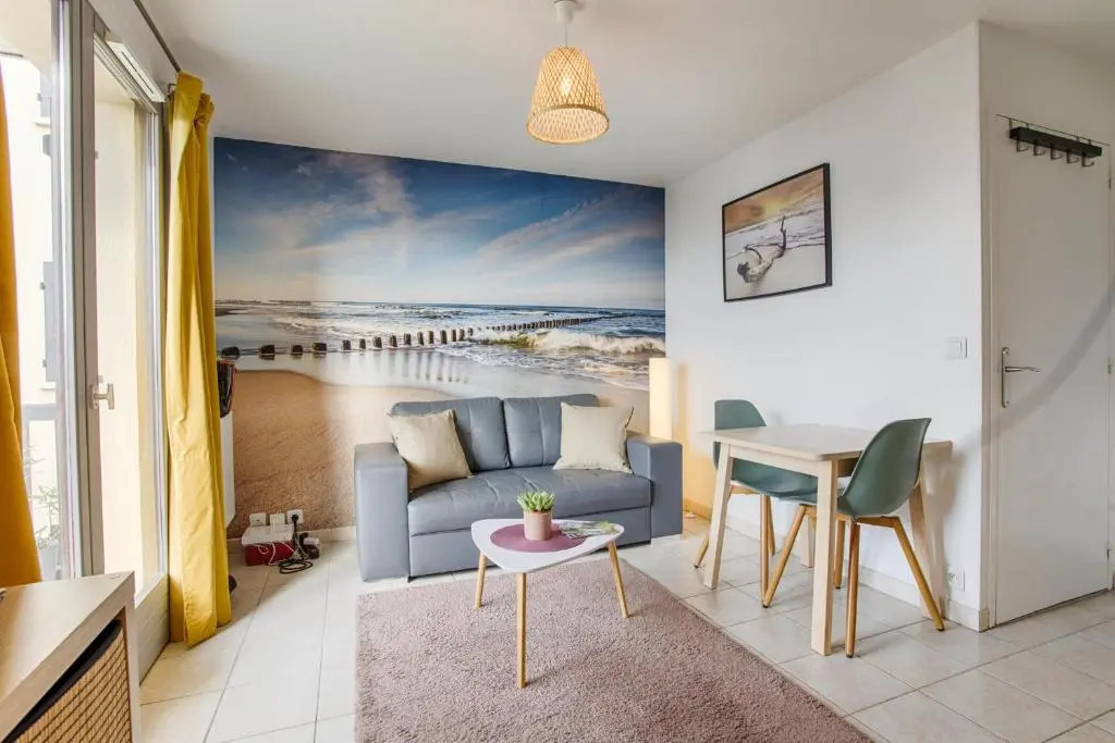 Cosy flat at 100m from the beach and parking