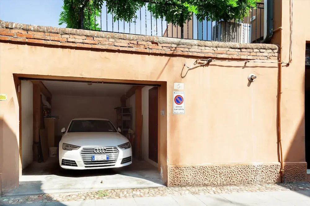 Ferrara Casa Dell'Archivòlto Con Garage