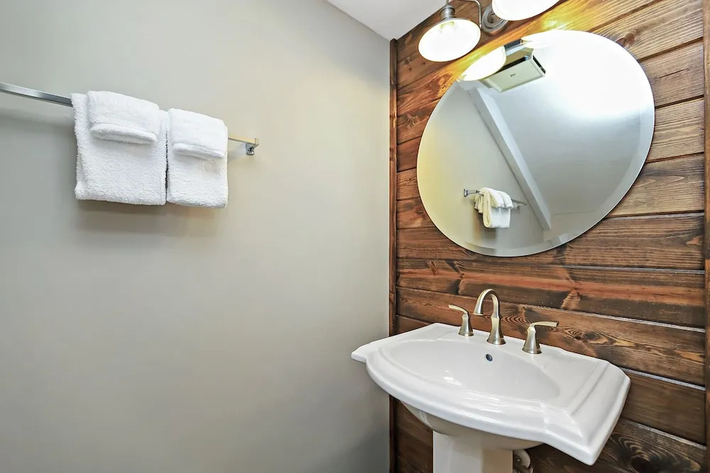 110 Gulf Highlands Blvd  by Best Beach Getaways