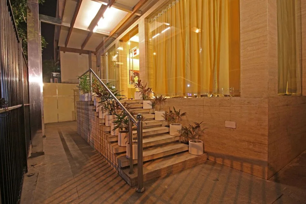 OYO Flagship 504 Greater Kailash