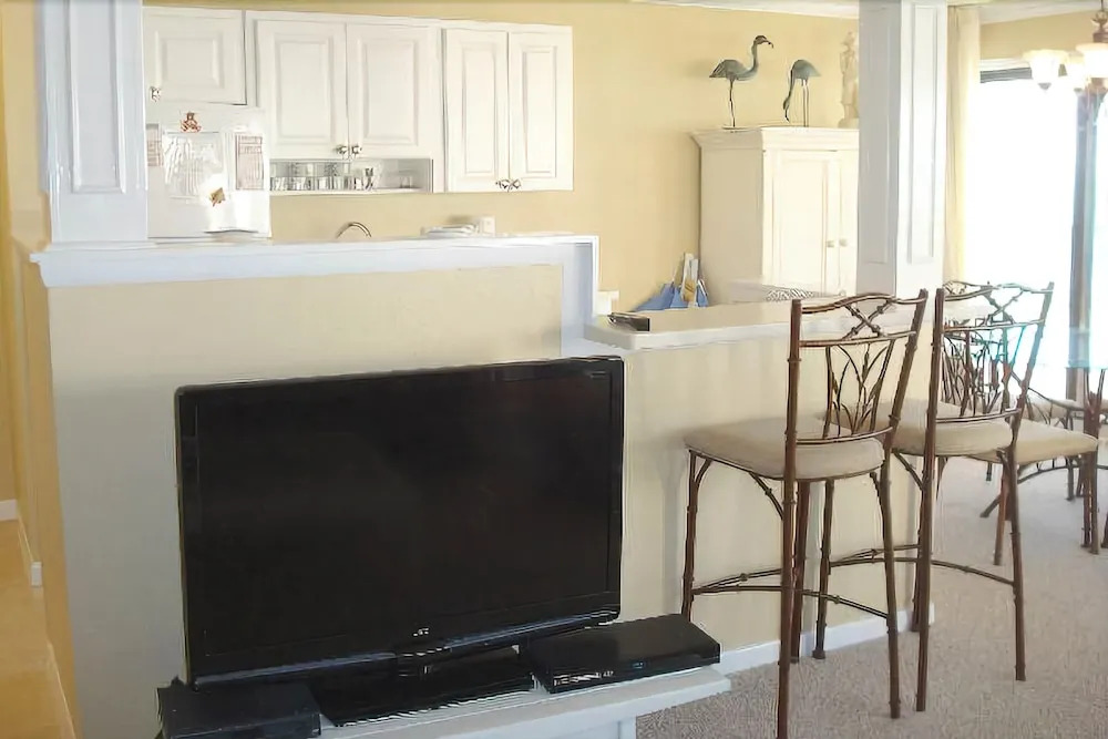 Waters Edge 110N Condo