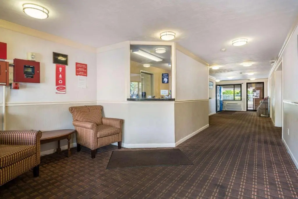 Howard Johnson by Wyndham Malden Boston Area
