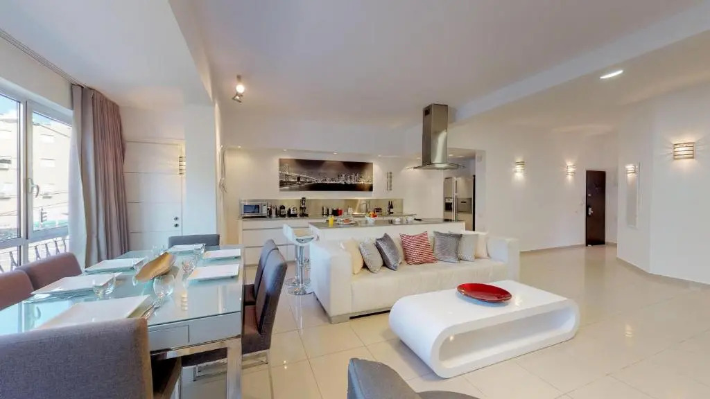 Peaceful 3BR near Frishman Beach by HolyGuest