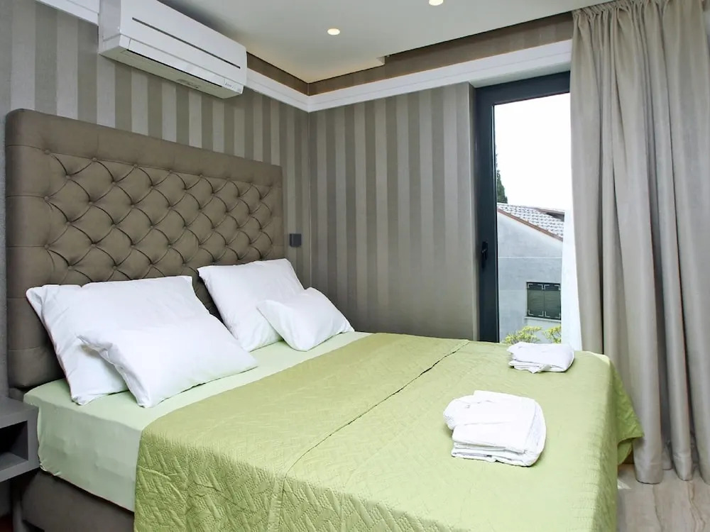 Apartment for 4 Persons with a Private Pool And Sea View in Crikvenica